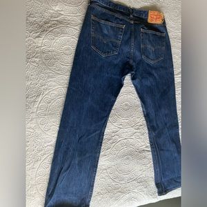 Men’s Levi’s: W 36 L30